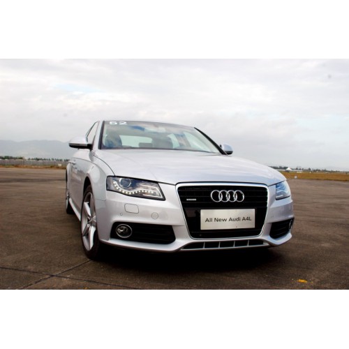 豪华轿车-奥迪A4