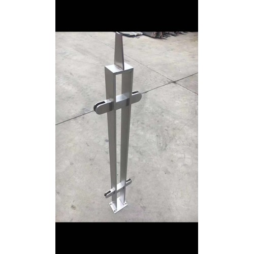 不锈钢立柱栏杆 不锈钢楼梯立柱 不锈钢井盖