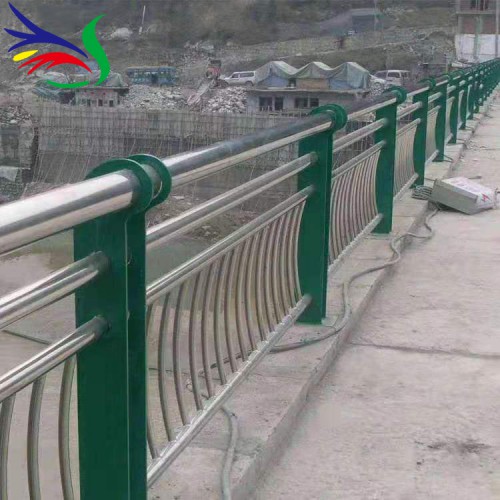 304不锈钢碳素钢复合管护栏 桥梁防撞护栏