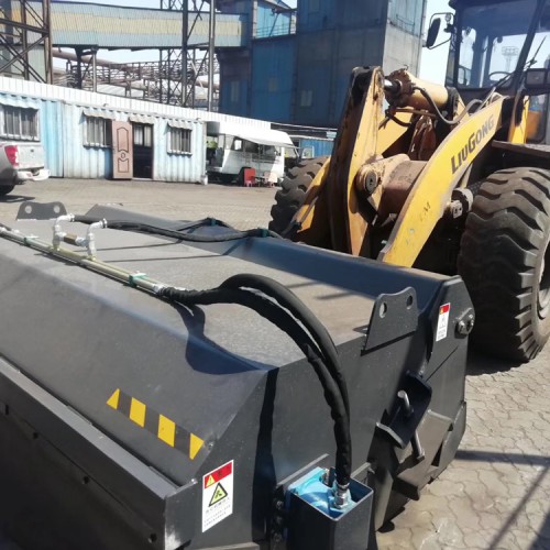 953铲车清扫器 956铲车改扫地 50装载机改扫路车