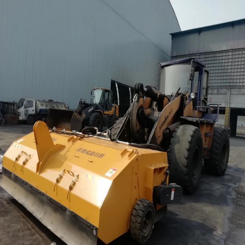 30铲车改扫路机 928 930 938铲车改扫路机专业改装