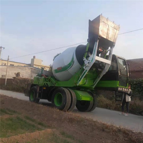 自上料搅拌车 工程搅拌车 混凝土泵车修路地坪专用
