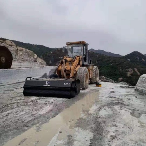 装载机改扫路车