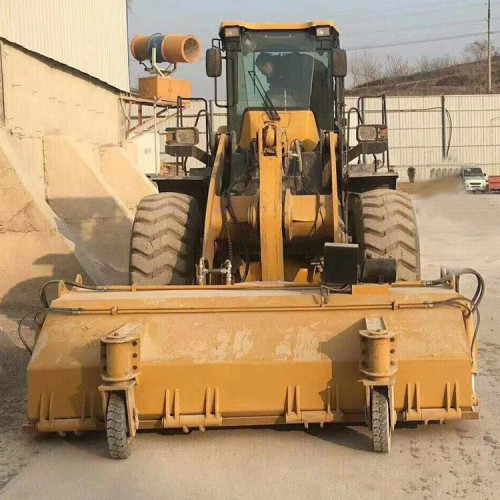 铲车加装清扫装置 铲车加装清扫器 渣土路面清扫