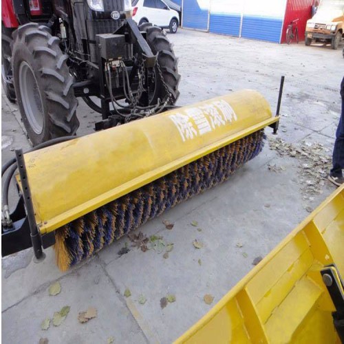 滚刷式除雪 拖拉机除雪滚刷