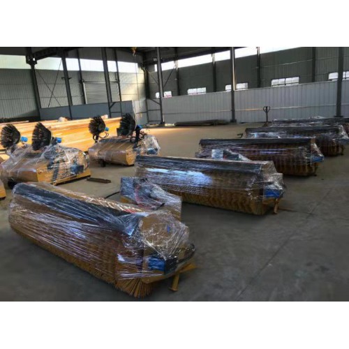 滚刷式斜扫除雪车 高效除雪设备 918铲车加装除雪滚刷