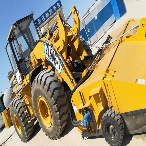 洗煤厂清扫车 滑移装载机清扫机 配封闭清扫器 前进封闭扫地机