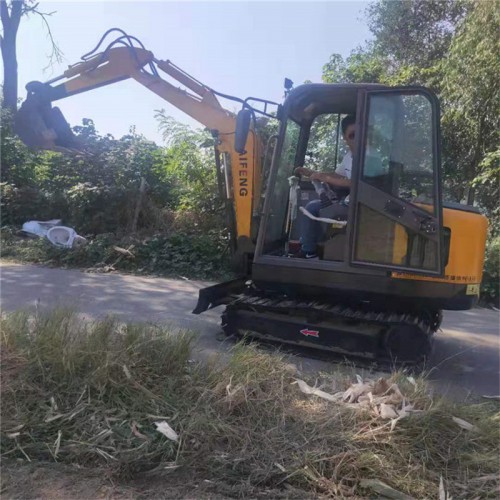 达州新型开沟机 履带挖机 标配小挖机价格图片雪