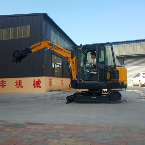 仁寿莱丰小挖机价格 农用挖机 农田开沟机原装现货优惠促销敏