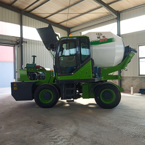 岳池县莱丰混泥土搅拌罐车 打地坪搅拌车 修路搅拌车价钱不贵敏