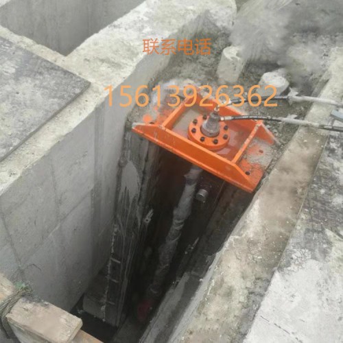 四川 海鹰 液动下开式堰门 钢制挡水门 专业生产 厂家报价