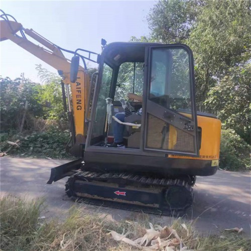 延安微型挖掘机 带驾驶室挖掘机 窑洞挖掘机厂家联系方式雪