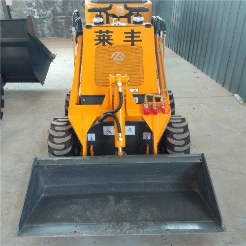 玉溪车间小铲车 四驱动小铲车 原地旋转小铲车雪