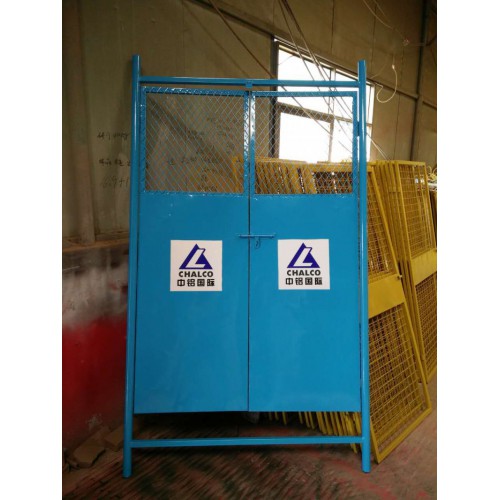 建筑施工电梯门 楼层临边安全防护门 升降机冲孔板电梯安全门