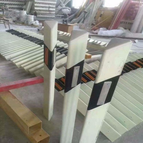 玻璃钢柱式轮廓标厂家