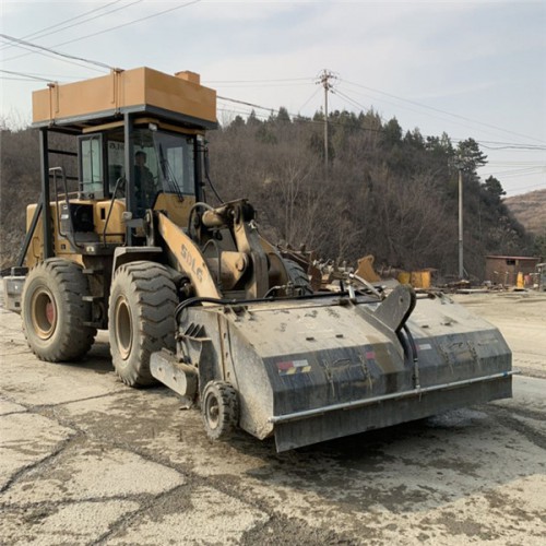 山猫滑移装载机 山猫S18清扫器 山猫封闭清扫器