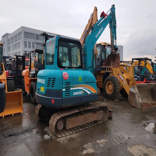 出售2手小挖机35/50/60/70二手挖掘机轮式带旋转夹