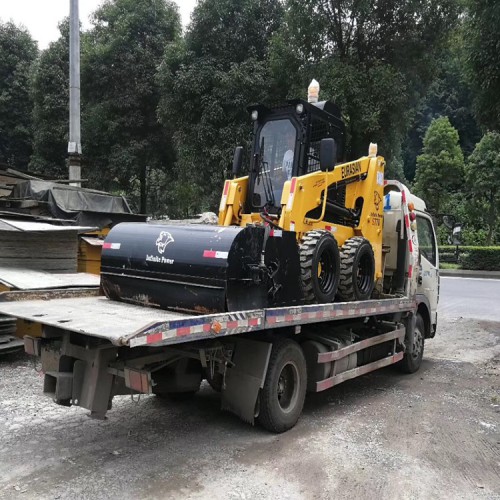 安徽装载机改装,山猫清扫器,装载机改扫路车厂家