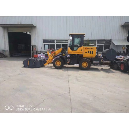 山猫S550封闭式清扫车-铲车装清扫批发-928扫路装置