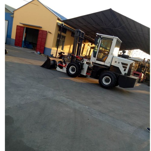 越野抱叉  厂家直销 四驱叉车 莱丰 越野叉车 性价比高