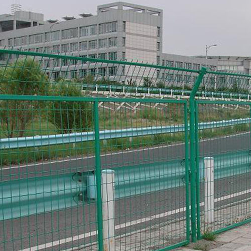 公路护栏网 框架护栏网 双边丝护栏网 钢格板护栏网