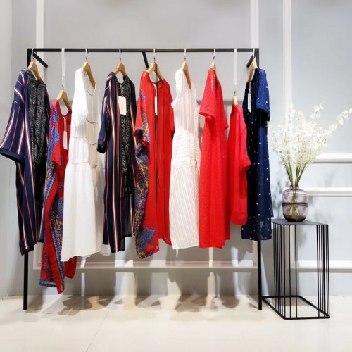 专卖店撤柜品牌折扣女装三标齐全直播女装供货厂家直销走份