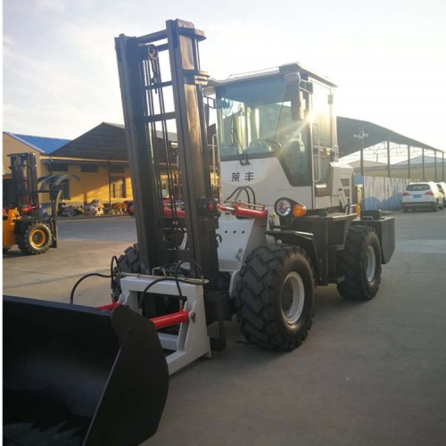 水泥板叉车  常年供应 防滑叉车 越野叉车 终端商家价格