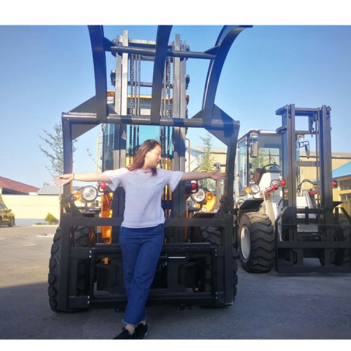 越野叉车厂家  厂家供应 带侧翻 越野叉车 高品质