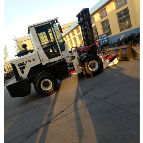 越抱叉  装车四驱叉车 侧翻油缸叉车 现货直销