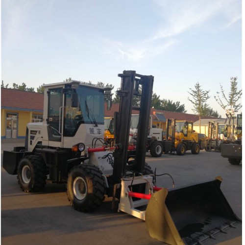 四驱越叉车  伐木场越叉车 货物堆垛叉车 欢迎选购