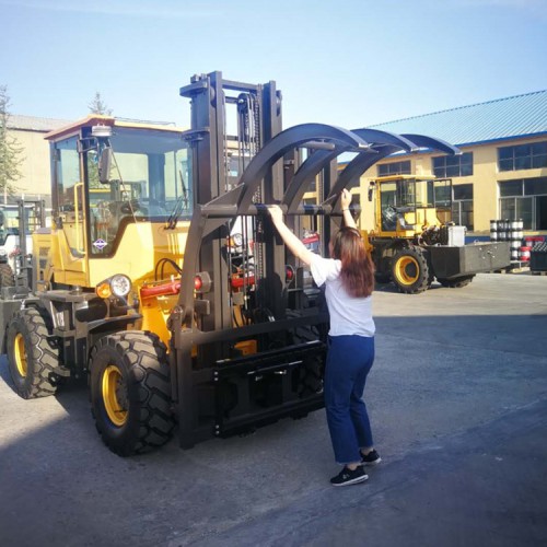 越加铲斗  能加吊杆叉车 越叉车 厂家现货