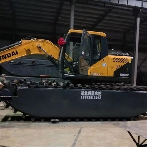 水陆两栖挖掘机