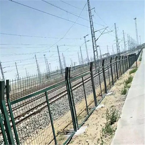 铁路护栏