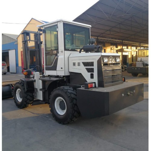 越野叉车  能加吊杆越野叉车 三级门架叉车 欢迎致电洽谈