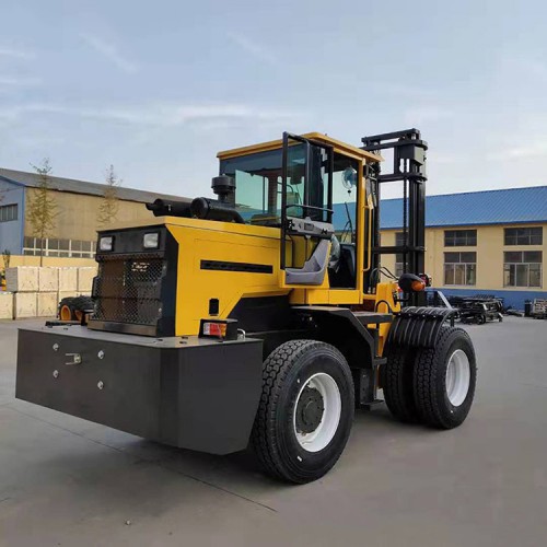 可以装铲斗越野叉车  装车四驱越野叉车 越野软包 常年供应