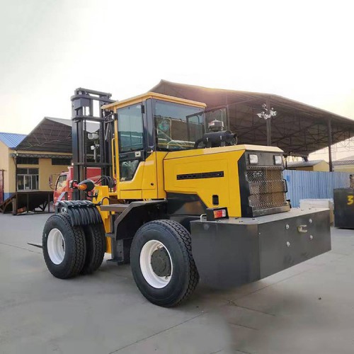 多功能越野叉车  防滑叉车 工程搬运