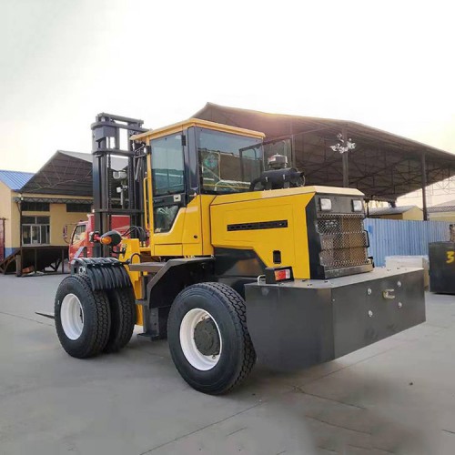 三级门架叉车  伐木场越野叉车 欢迎致电洽谈