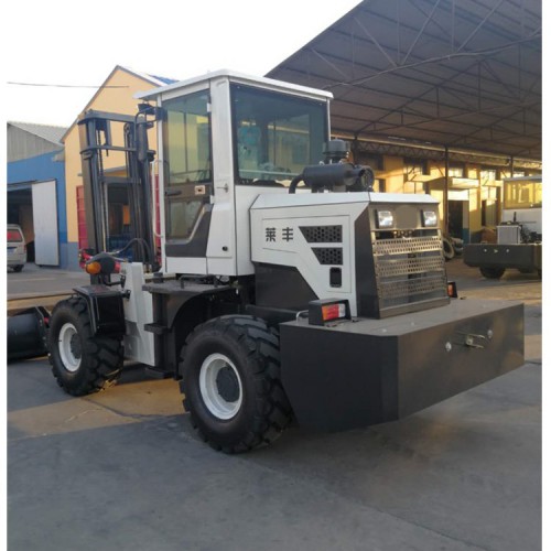 装铲斗越野叉车  四驱越野叉车 性价比高