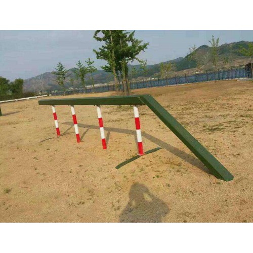 部队400米障碍器材价格 移动独木桥生产厂家