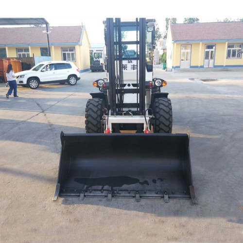 吊钩叉车  四驱越野叉车 价格面议