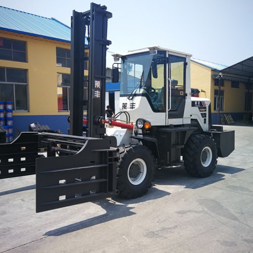 侧翻油缸叉车  伐木场越野叉车 欢迎致电洽谈
