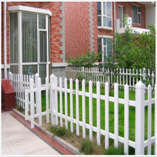 PVC草坪护栏 塑钢护栏 草坪围栏定制厂家