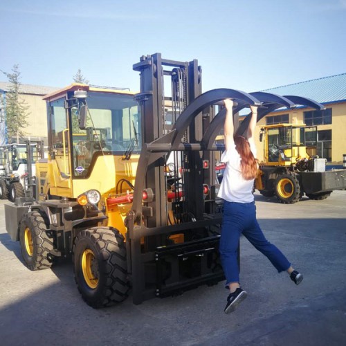 越野抱叉  四驱越野叉车 坚固耐用