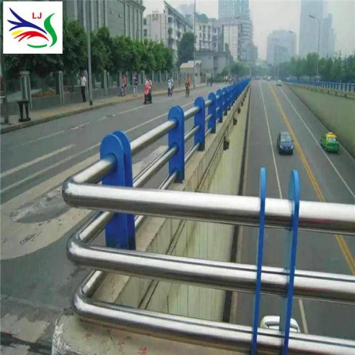 不锈钢道路护栏