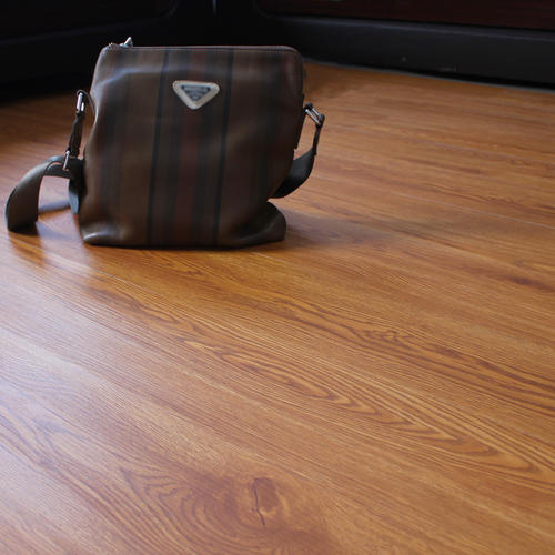 PVC地板 木纹系列片材地板胶 塑胶地板