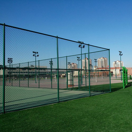球场勾花护栏 球场勾花护栏网 球场护栏网厂家