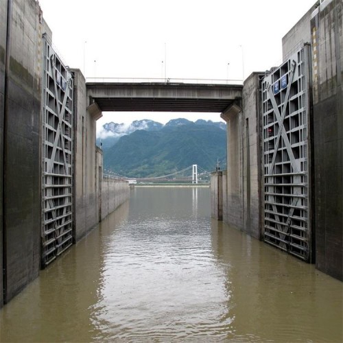 海鹰 横梁式人字门 深水人字钢闸门 启闭灵活 运行平稳