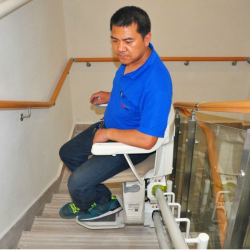 老年人座椅电梯   鸿泰华丰