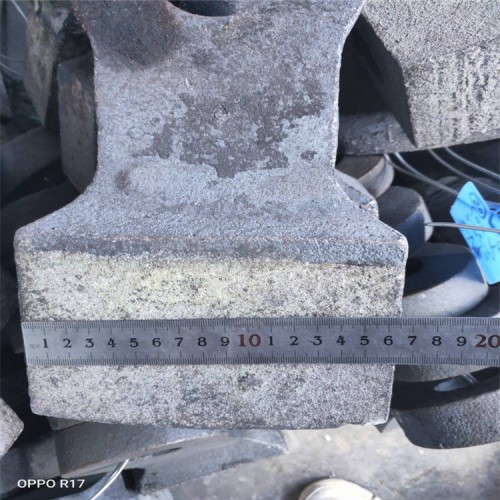 篦子锤头合金锤式制砂破y碎机矿山碎石机高铬锤头耐磨筛护板底漏
