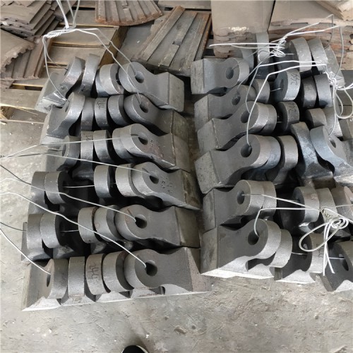 耐磨破碎机铬合金双金属热复合锤头 鹅卵石碎石机甩锤制砂机